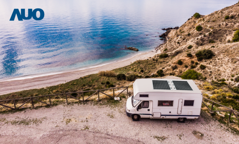 「可撓輕量化太陽光電板SunCurva」使用輕量特殊耐候型複合板取代傳統太陽能板的玻璃前板，不僅降低70%重量，每米平方僅3Kg；具有抗衝擊性能及通過電磁相容性測試，可應用於交通運輸工具，如露營車、遊艇等